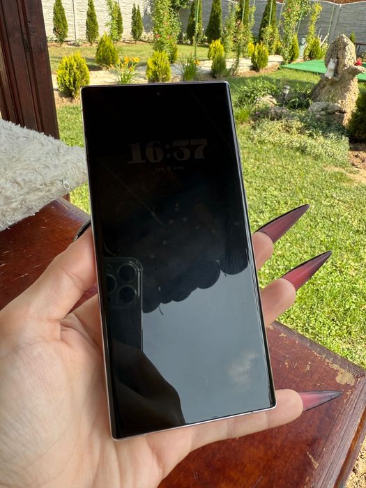 Samsung Galaxy S22 Ultra 256 GB - Бял, като нов !