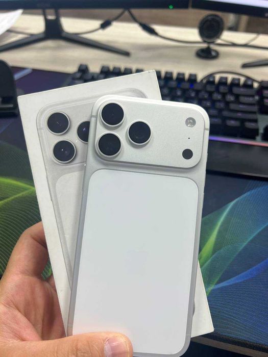 Iphone 17 pro max Silver