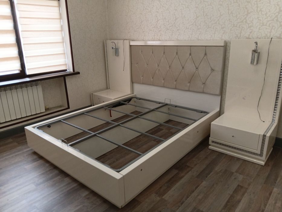 Продам спальнюю кровать