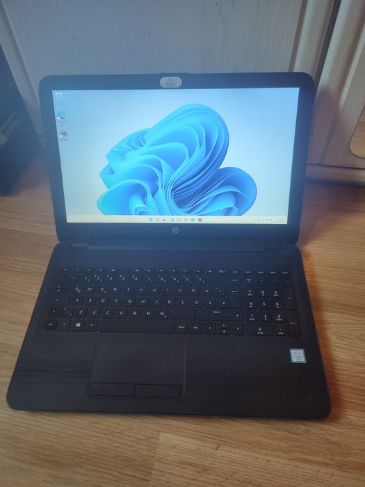 Laptop HP 250 G5 - i7-6500u/ 12gb DDR4/ 1Tb NVME/ Baterie NOUA