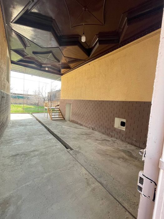 Uy sotiladi 10 sotix