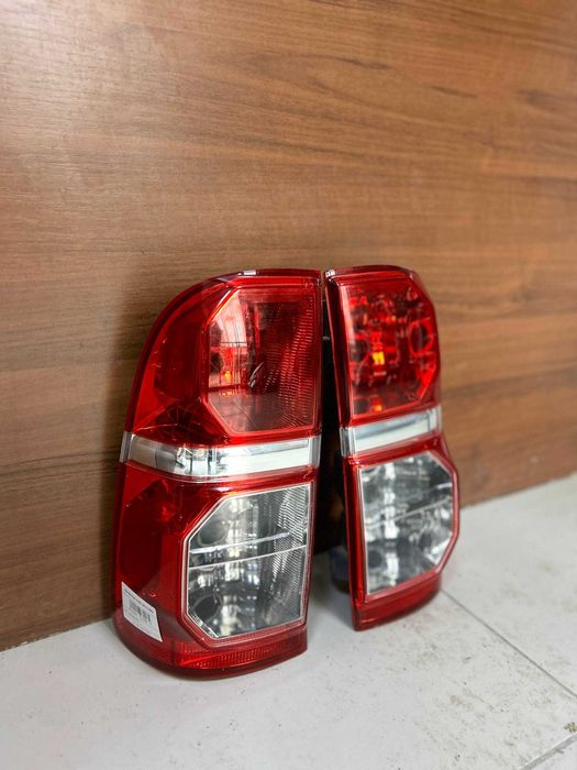 заднвй фонарь Тайота