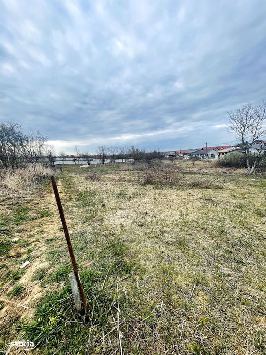 Teren Intravilan cu Front Dublu în Paleu