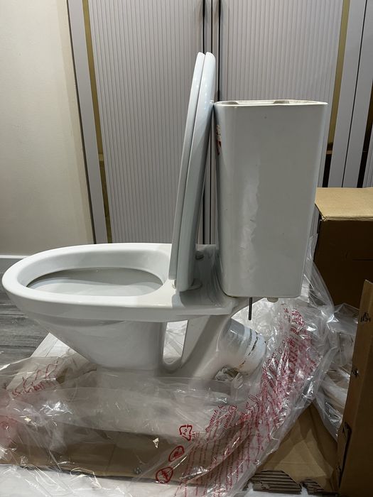 Продается унитаз с бочком Б/У.