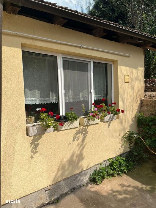 Vand casa 3 camere zona centrala