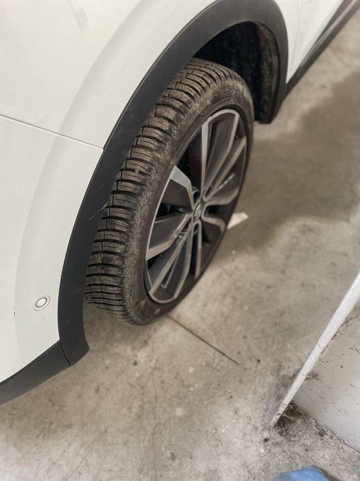 Jante/ Roti cu anvelope De iarna Renault kadjar R19