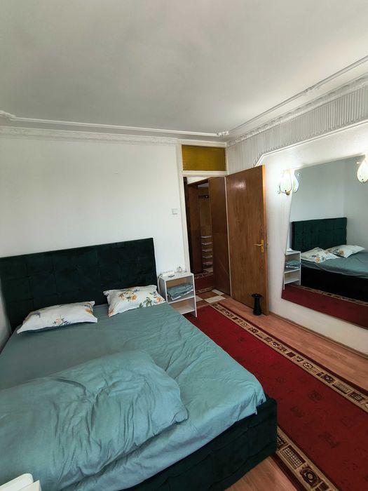 Închiriez 2 camere decomandate,mobilate, 2000 lei,Calea Rahovei, liber.