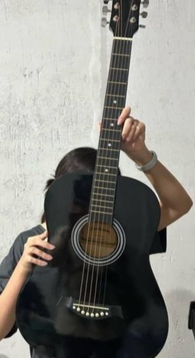 Срочно продам новый гитара 25000т