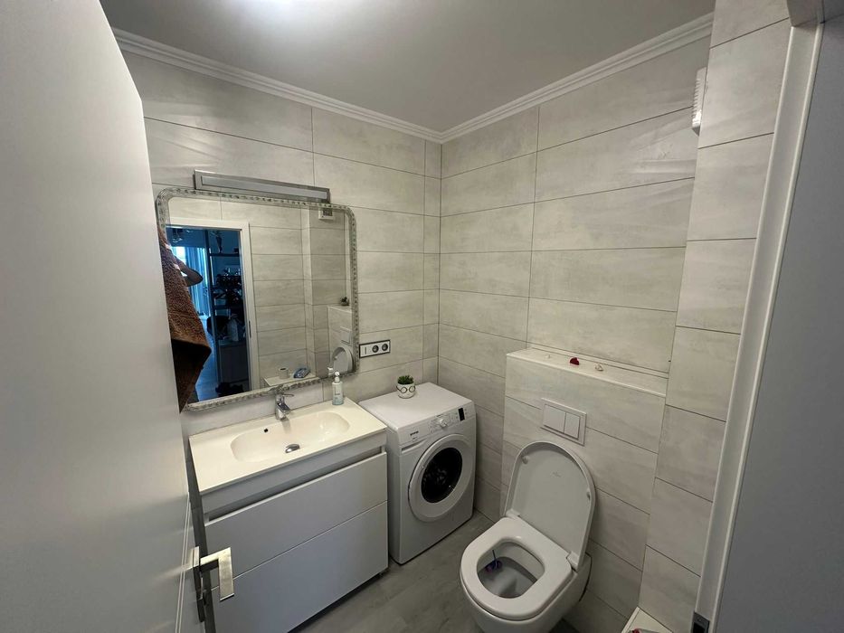 Apartament de vanzare - 3 camere  Zona Marul de Aur