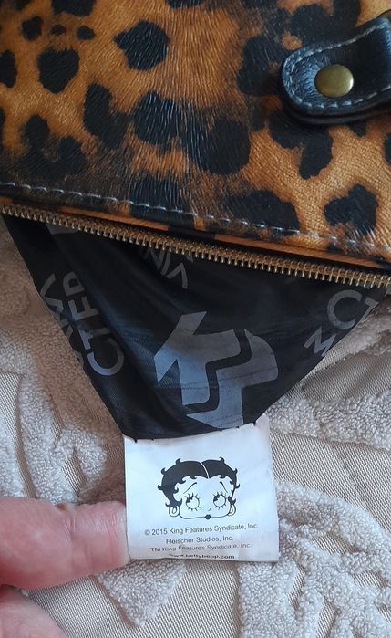 Оригинална дамска чанта Betty Boop-като нова,леопрадов принт