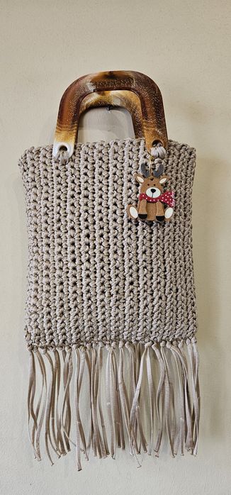 Дамски раници и чанти плетени на една кука