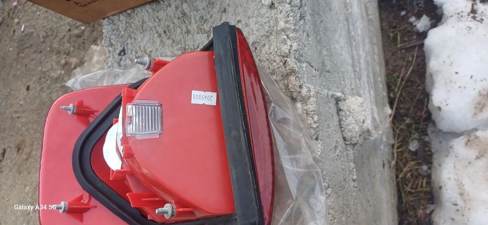 Audi b4 - Заден десен стоп с мигач чисто нов.