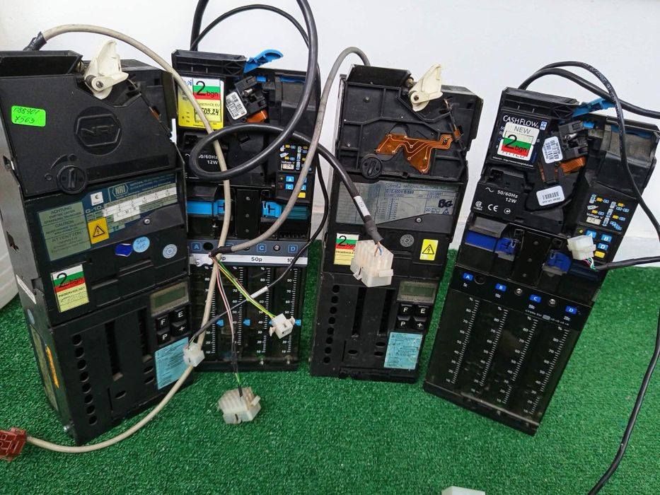 Продавам левови монетници 
Марс560 и NRI G26
2бр 560 - 90€бр
2бр nrig2