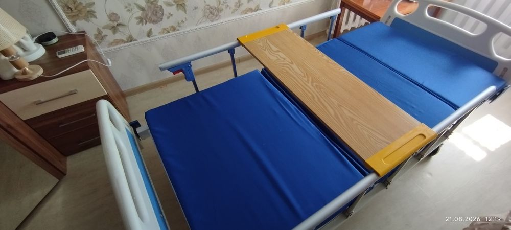 Медицинская кровать