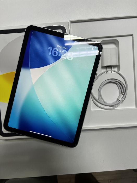 iPad A16, серебристый. 128 гб.