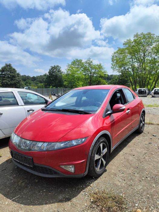 Honda Civic 8th 1.4i 83кс на части / Хонда Сивик