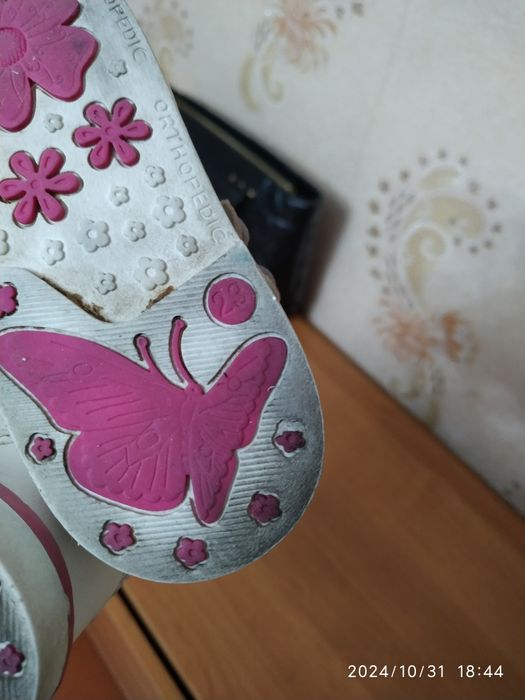 Продам детскую обувь