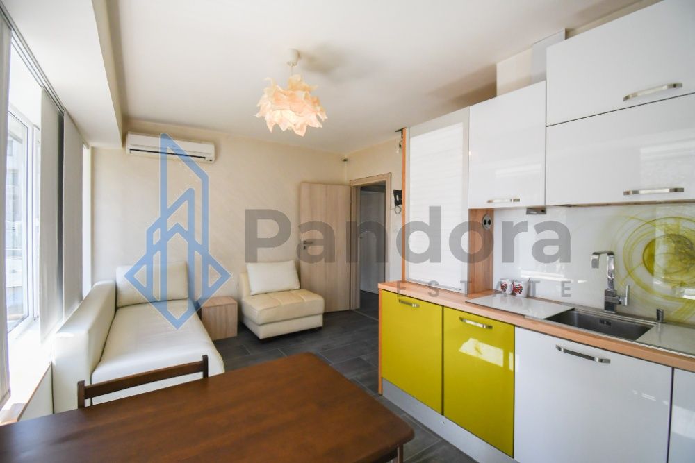 Дава се под наем Двустаен апартамент в София, Изток - 62 кв.м за 489.6 € - Снимка #1