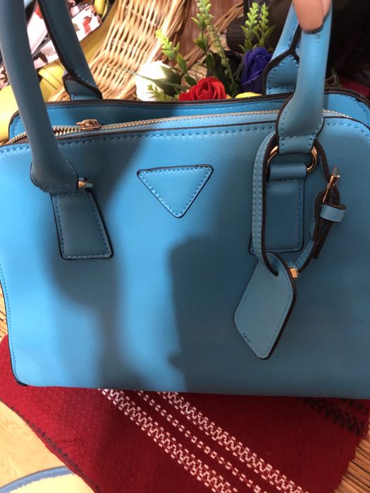Genti dama de umar luate de la samsonite din mall promenada