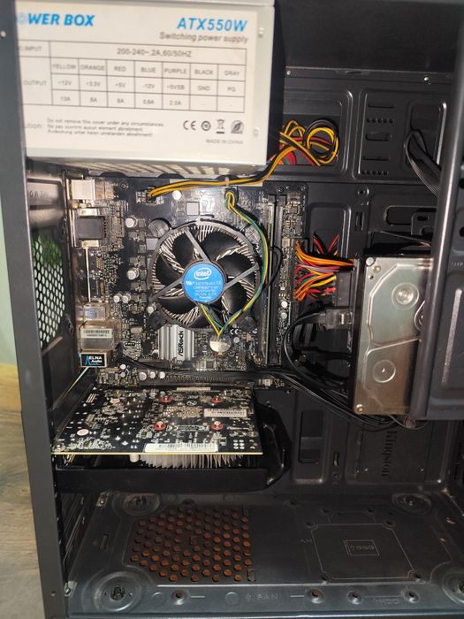 Компютър за игра и работа със стил