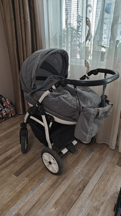 Бебешка количка Lorelli