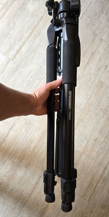 Vând binoclu Bresser 20x80 Porro+ trepied Bresser