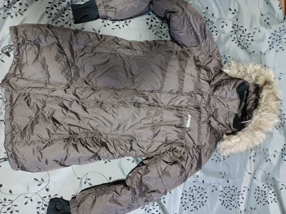 Moncler , Nike, Bergans, дамски пухени якета и Jack Wolfskin