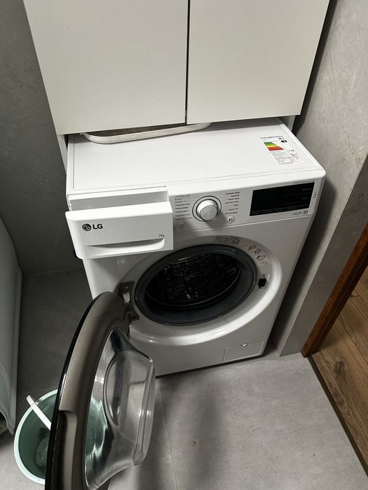 Проадется стиральная машинка LG