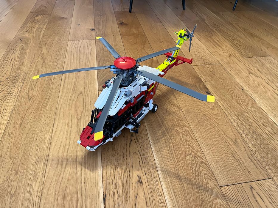 Lego Elicopter Airbus 42145
