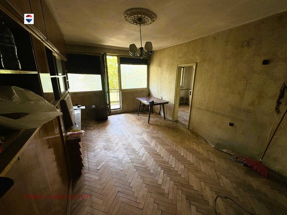 Тристаен апартамент за продажба кв. Широк център - снимка 2