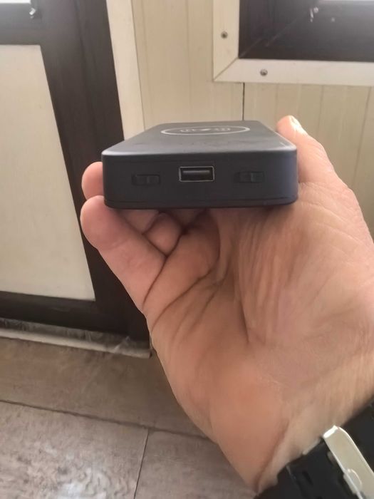 Скрита камера в безжична преносима батерия