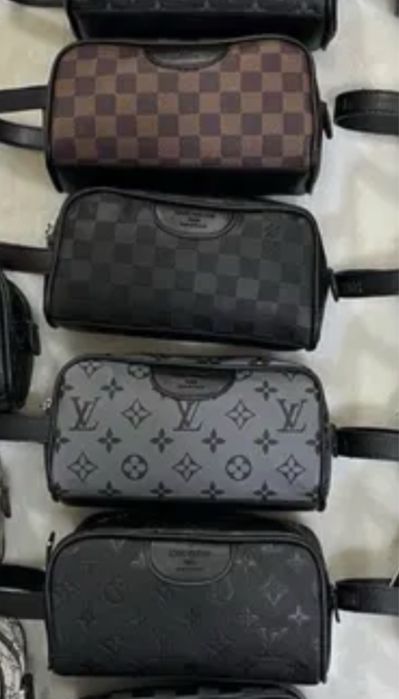 МЪЖКИ ЧАНТИ НА Louis Vuitton