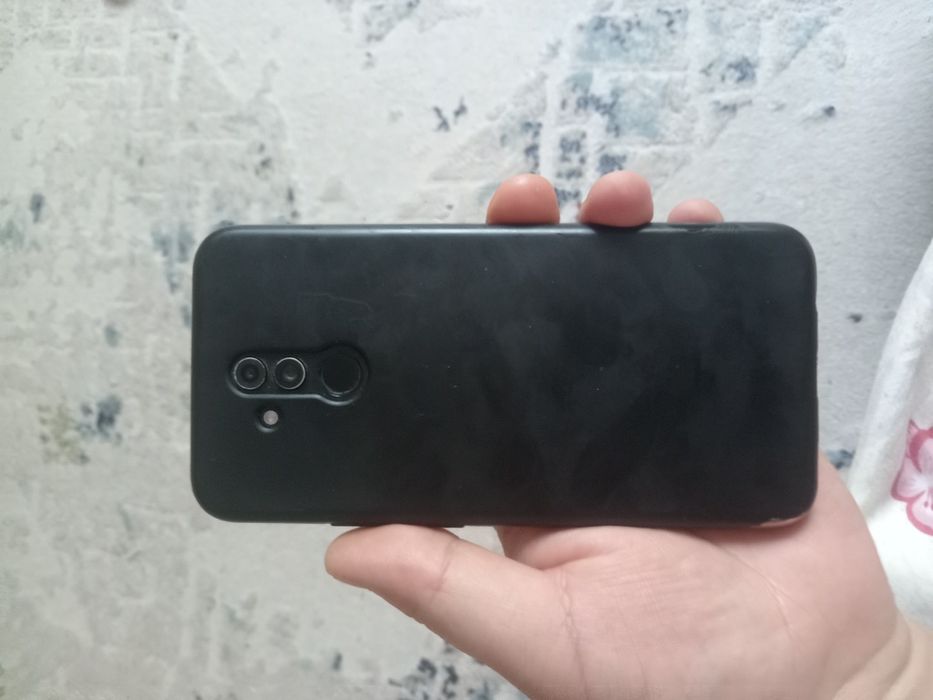 Huawei Mate 20lite 4/64гб