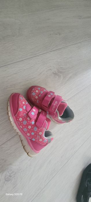 Продам обувь для девочек