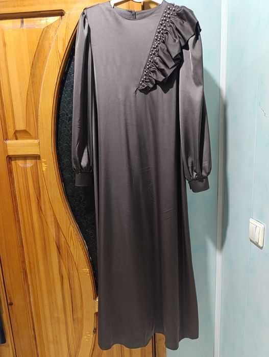 Вечерний платья атласная