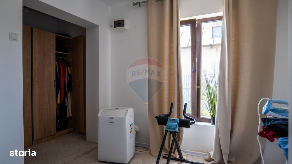 Vanzare vila si spațiu comercial, gradina si garaj-zona Corbii Mari