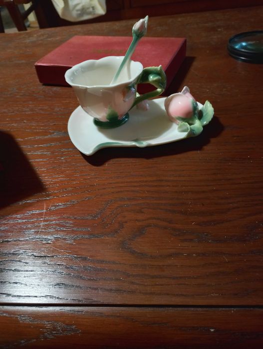 Бутиков порцелан