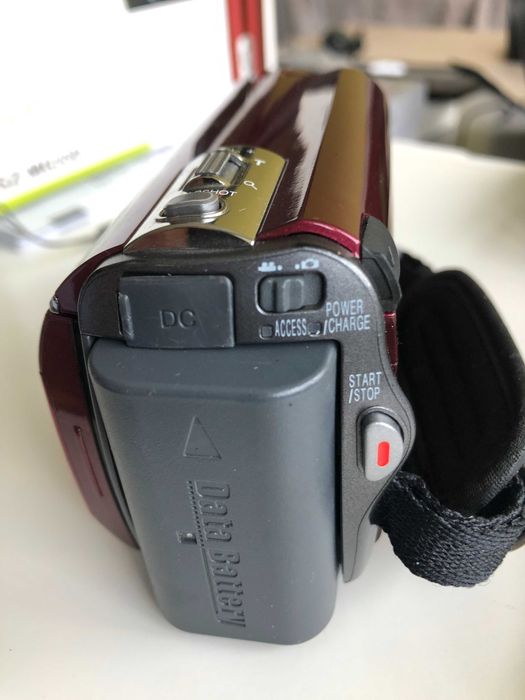 JVC Everio GZ-MG330 Hybrid Camcorder-30GB Hard Drive