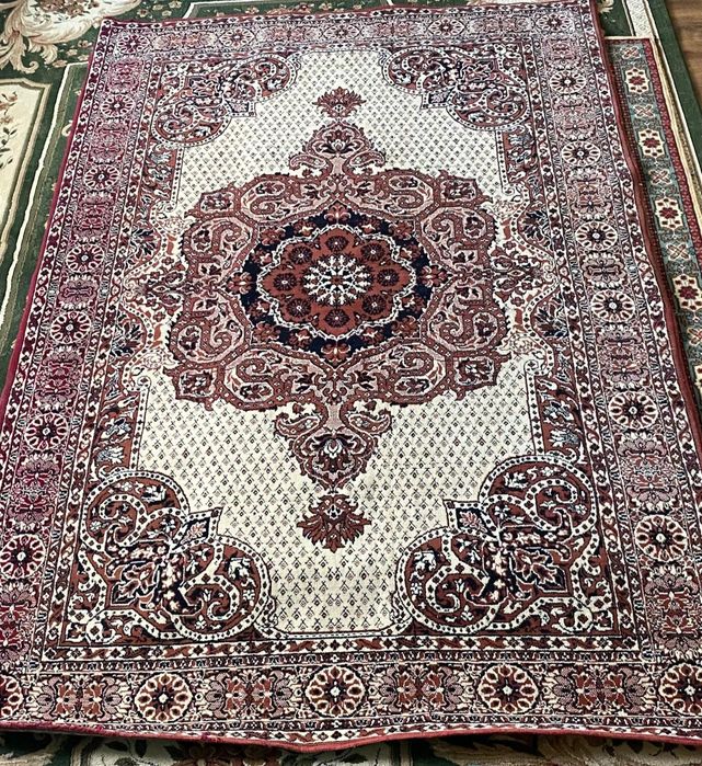 Ковёр размером 2м на 3м