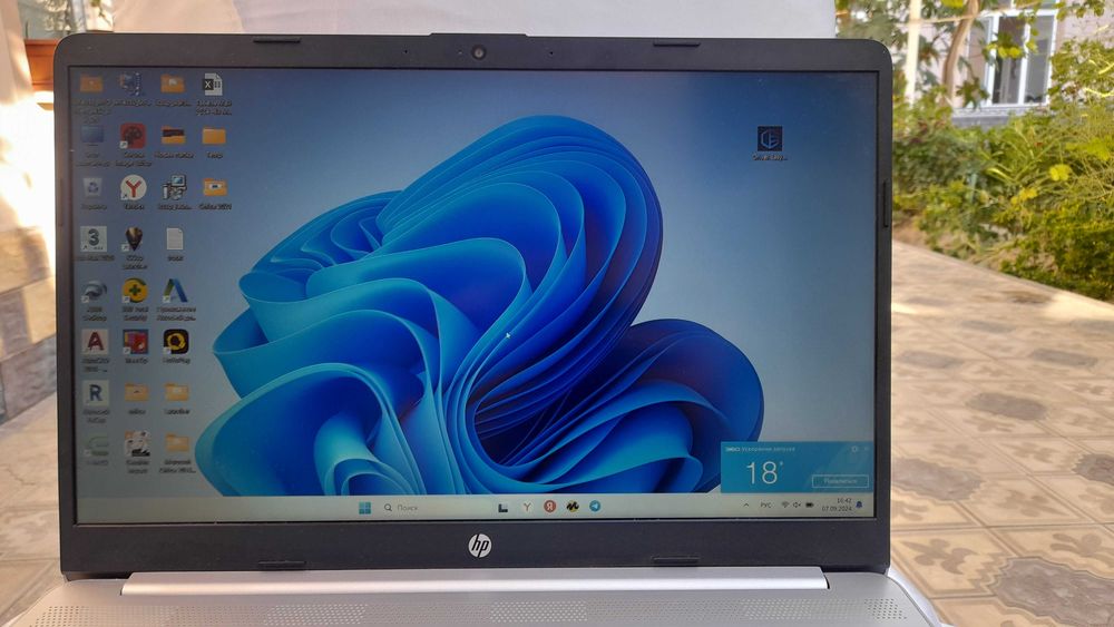 Ноутбук НР i5-1135G7 DDR4 8GB / SSD 256GB IRIS XE GRAPHICS 15,6" FHD