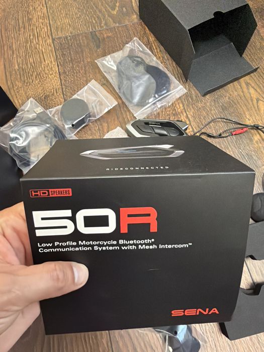 Se vinde intercom moto sena 50r