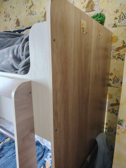 Двухъярусная кровать