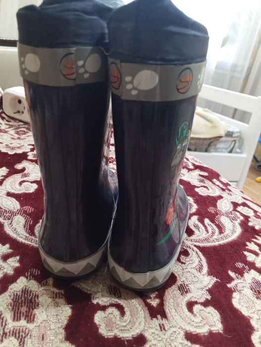 Продам резиновые сапоги