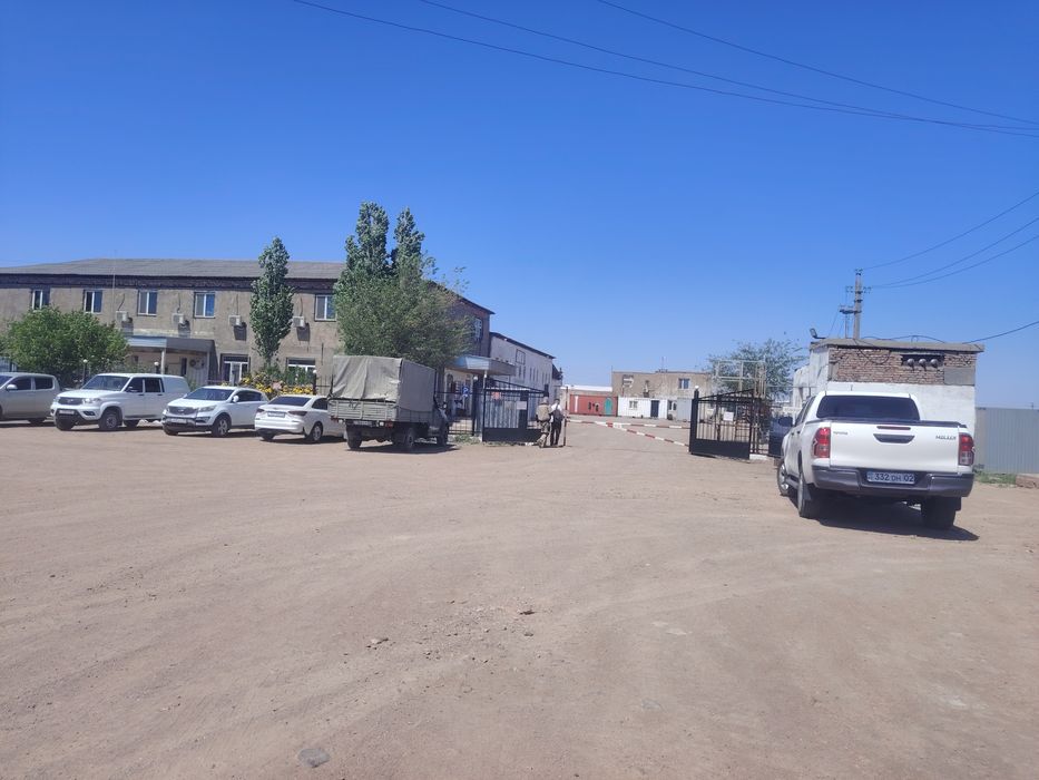 Продам автоцентр. Медина.