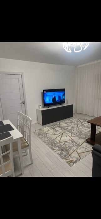Inchiriez apartamnt 3 camere Craiovita