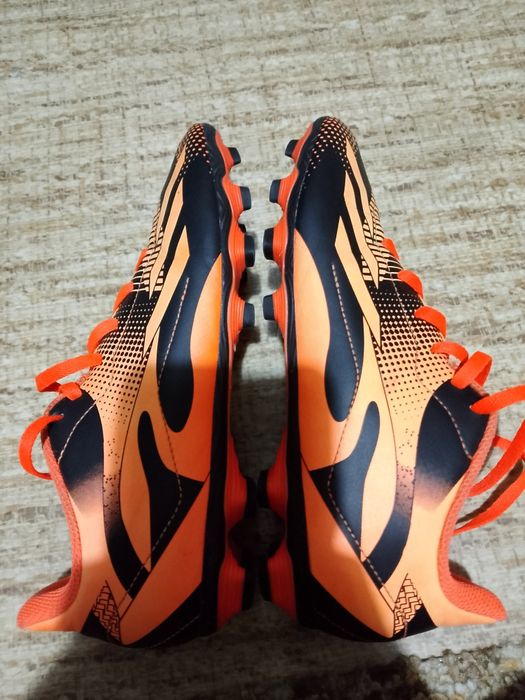 Футболни обувки Адидас