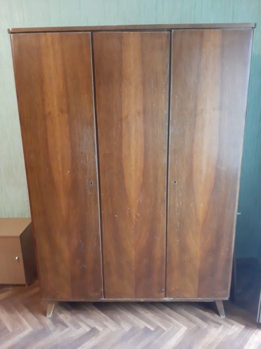 Стенка , диван , тумбочка, вешалка , шкаф САМОВЫВОЗ