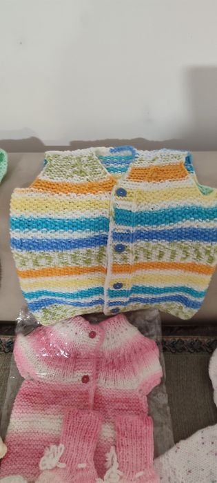 Продам вязанные изделия разные