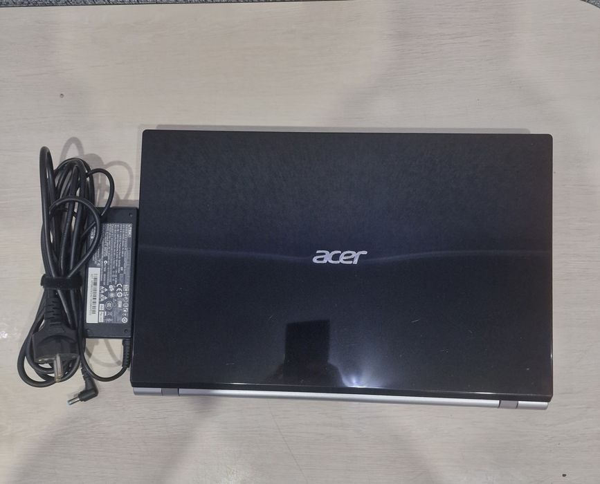 Продам ноутбук Acer Aspire V3.