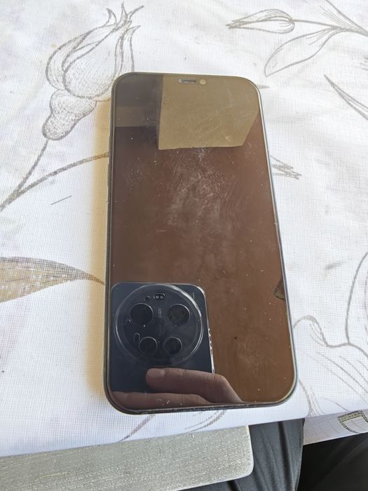 Apple iPhone 12, 128GB, Black/Черен, добро състояние + подаръци